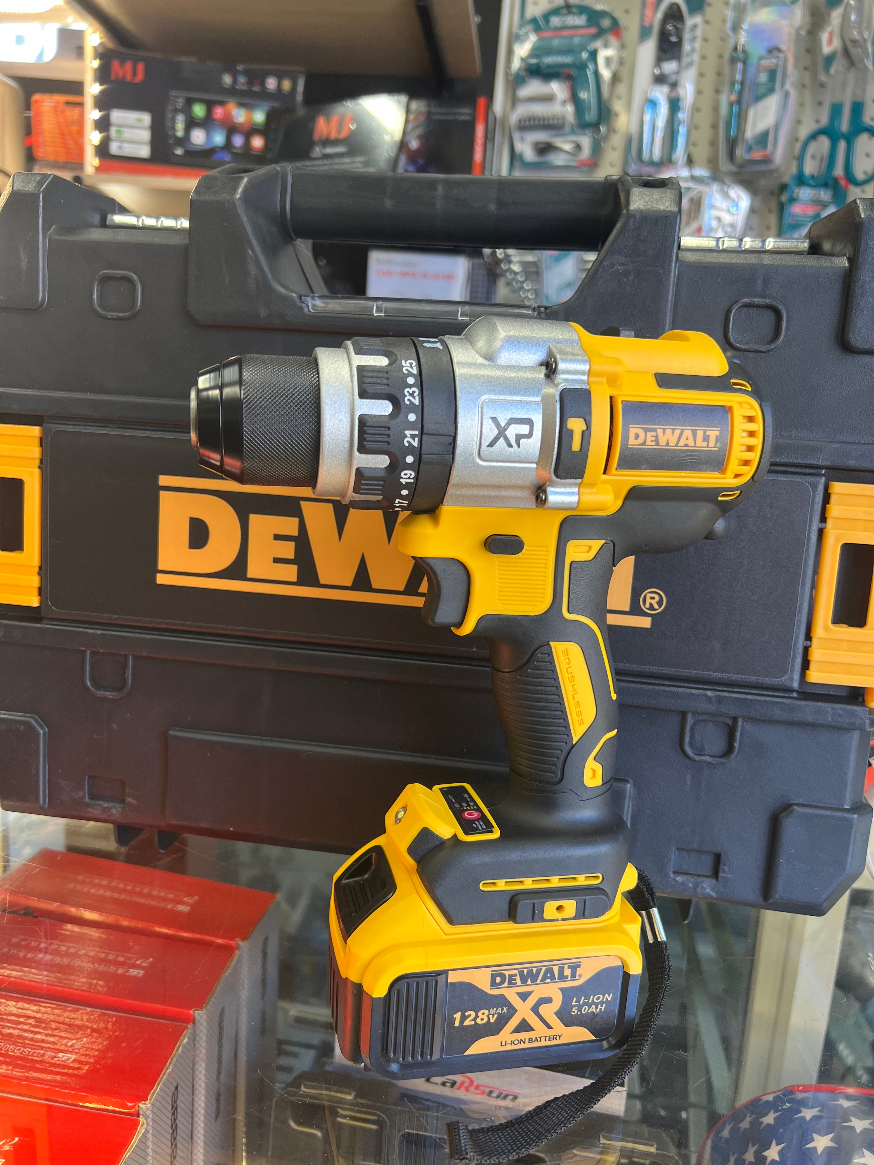 Taladro inalámbrico brushles 128v 1/2