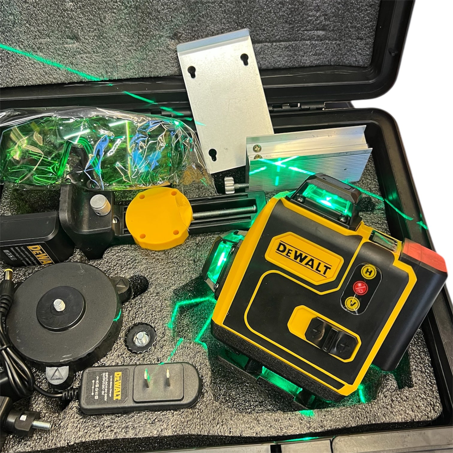 Nivel 16 líneas 30M + trípode