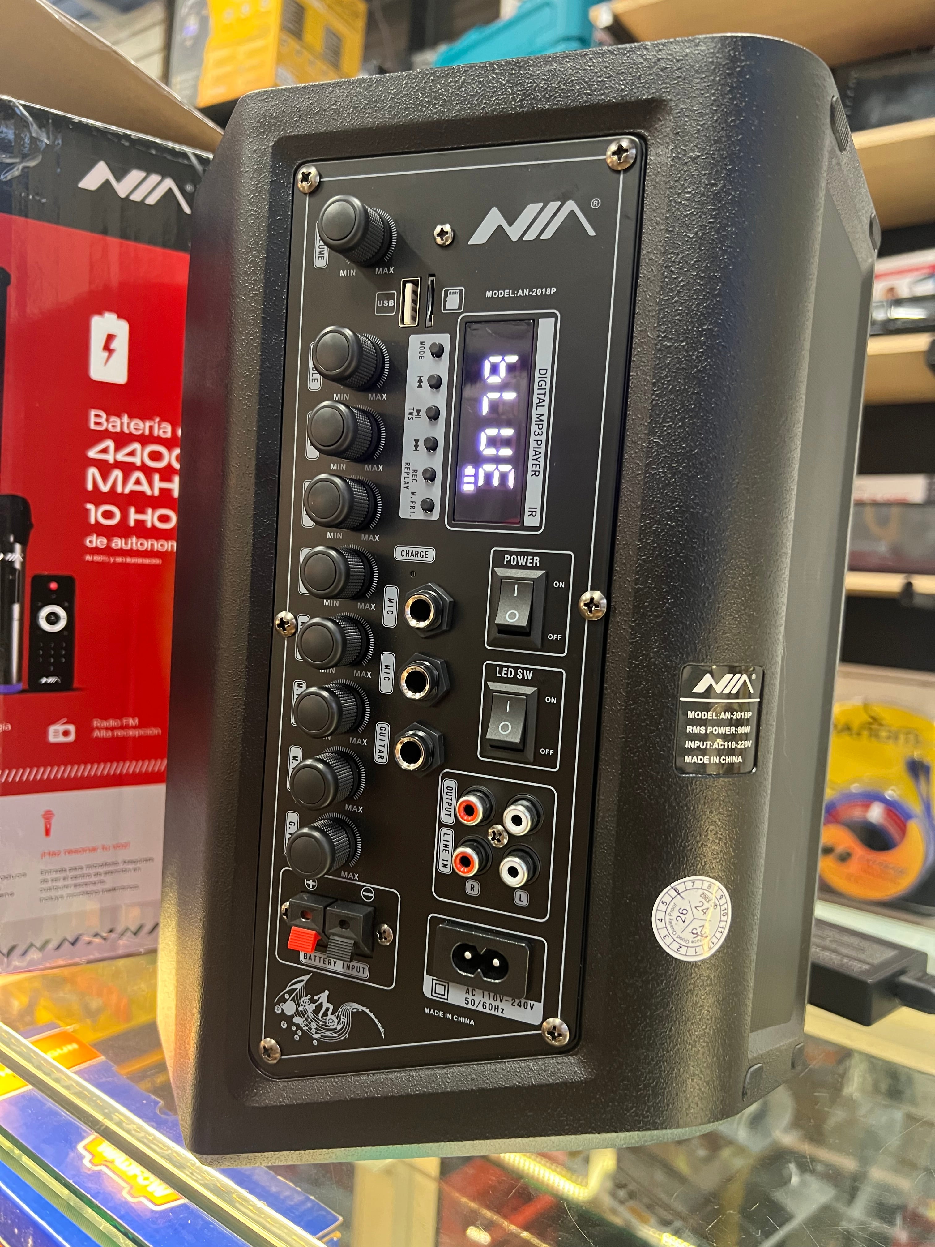 Cabina Nia 8” profesional + micrófono inalámbrico