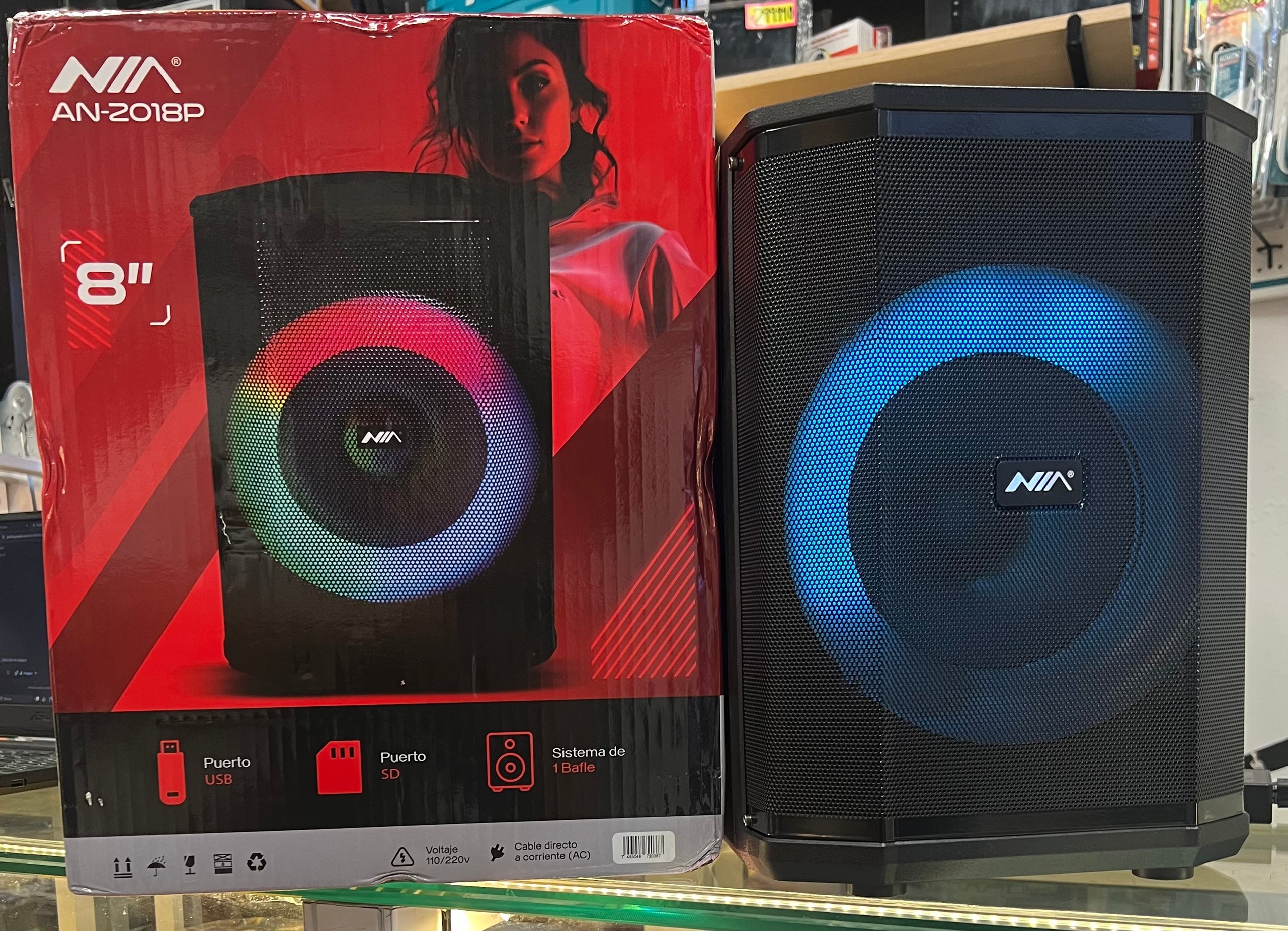 Cabina Nia 8” profesional + micrófono inalámbrico