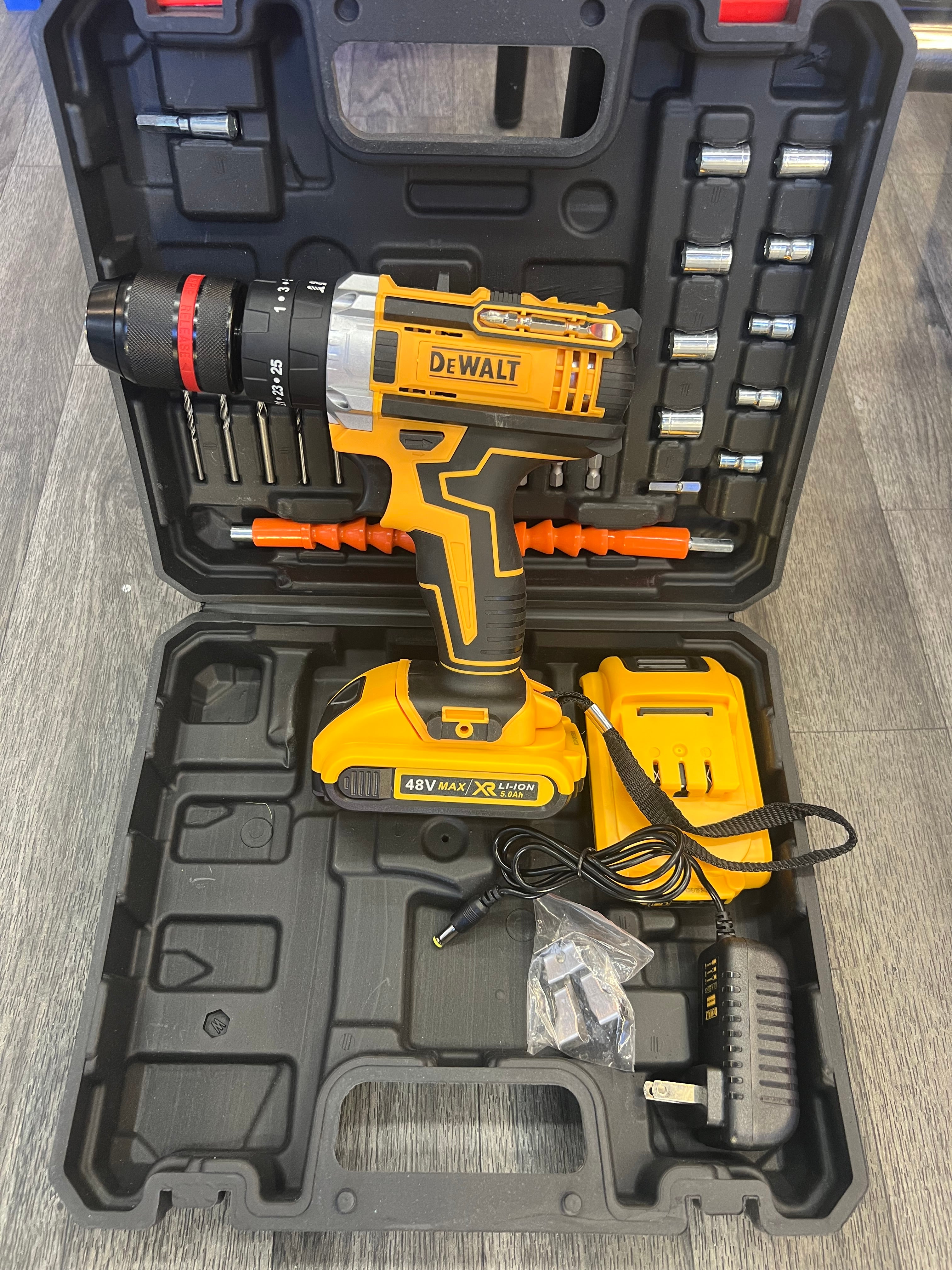 Taladro inalámbrico 48V 1/2 mandril metálico profesional