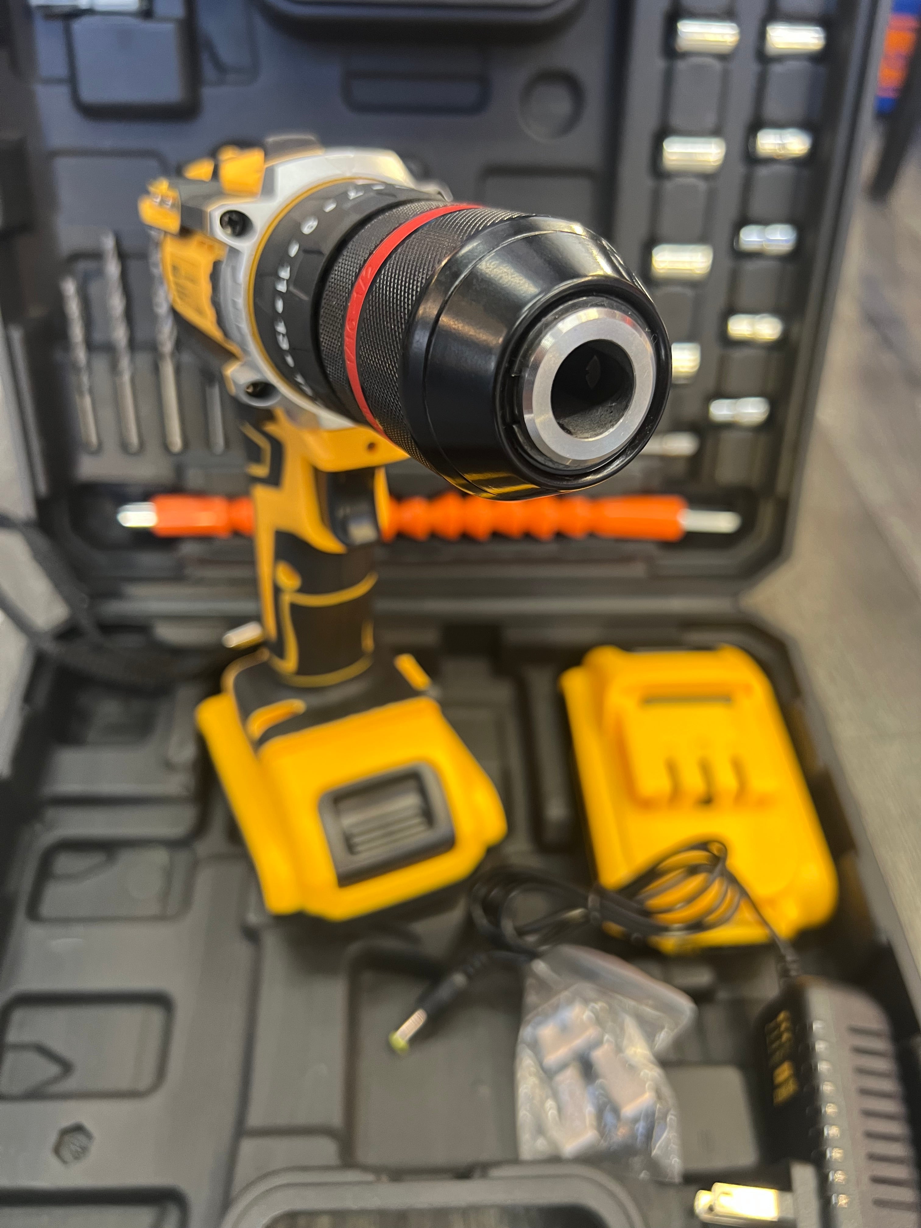 Taladro inalámbrico 48V 1/2 mandril metálico profesional