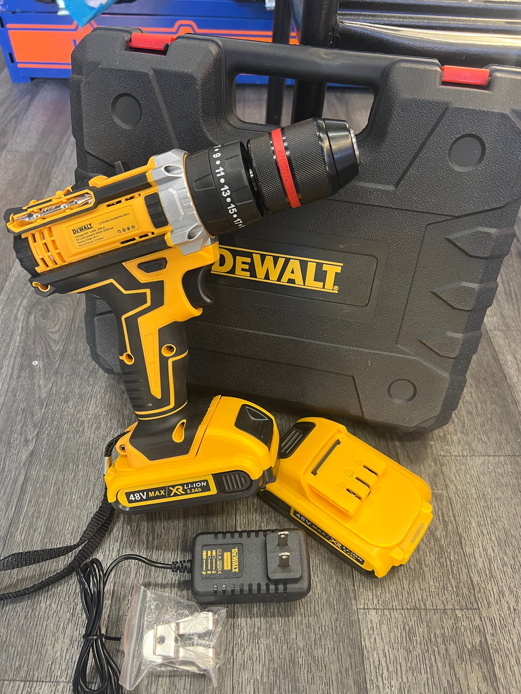 Taladro inalámbrico 48V 1/2 mandril metálico profesional